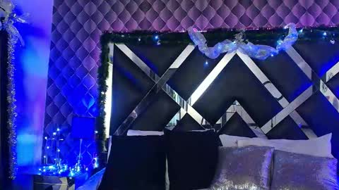 victtoria lee online show from December 5, 2025, 8:05 pm