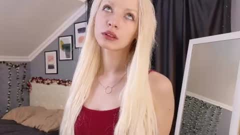 Snapshot of vienna_gones chatting on June 26, 2026, 12:09 pm Eva online show from June 26, 2026, 12:09 pm