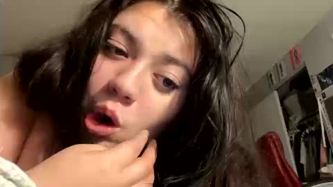 viennavisabelle online show from October 12, 2025, 5:06 am