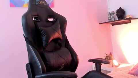 viictoria_rose online show from December 1, 2025, 8:36 pm