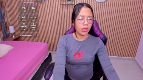 Violet online show from June 12, 2026, 9:03 pm