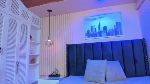 Viiolett online show from September 26, 2025, 9:30 pm