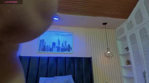 Viiolett online show from October 8, 2025, 9:01 pm