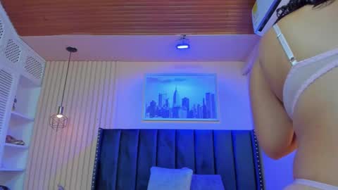 Viiolett online show from November 4, 2025, 9:47 pm