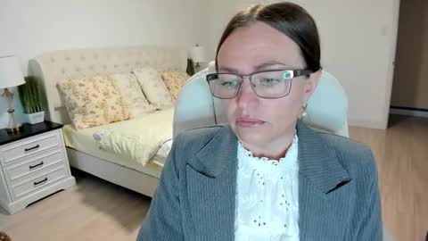 Snapshot of vika7333 chatting on September 24, 2025, 11:24 am Ukrainian-woman online show from September 24, 2025, 11:24 am
