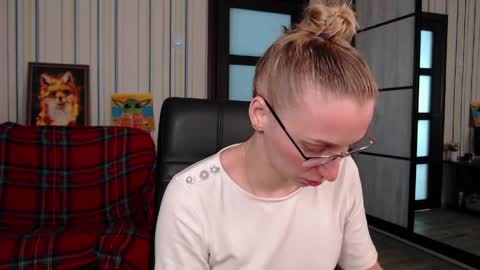 Snapshot of vikaericka chatting on May 6, 2026, 10:09 am Vika online show from May 6, 2026, 10:09 am