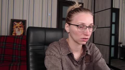 Snapshot of vikaericka chatting on May 23, 2026, 11:58 am Vika online show from May 23, 2026, 11:58 am