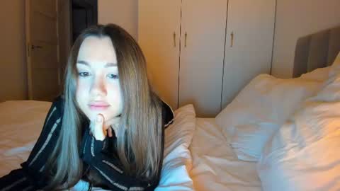 Snapshot of vikawels chatting on June 15, 2026, 9:39 pm Vika online show from June 15, 2026, 9:39 pm