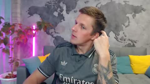 vikingchrisss online show from November 10, 2025, 8:57 am