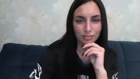 vikipop online show from February 6, 2025, 4:25 pm