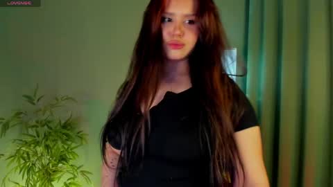 Snapshot of vikki_bunny chatting on April 23, 2026, 12:29 pm Vikki online show from April 23, 2026, 12:29 pm