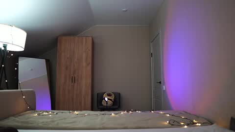 VIKKI online show from January 11, 2026, 12:10 pm