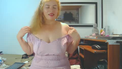 VIKKKTORIAAA online show from December 13, 2024, 4:54 am