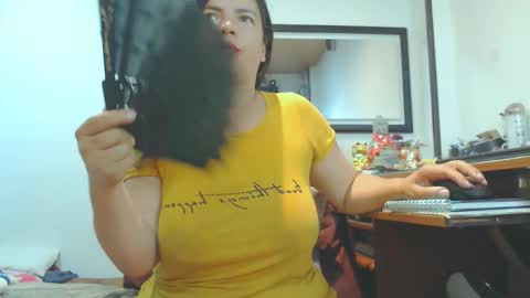 VIKKKTORIAAA online show from September 18, 2025, 5:20 am