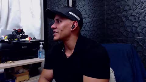 Viktor Herrera online show from March 8, 2025, 11:28 pm