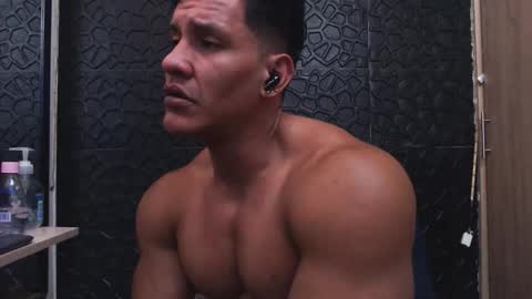 Viktor Herrera online show from October 9, 2025, 3:10 pm