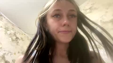 Sweett online show from May 19, 2026, 2:07 am