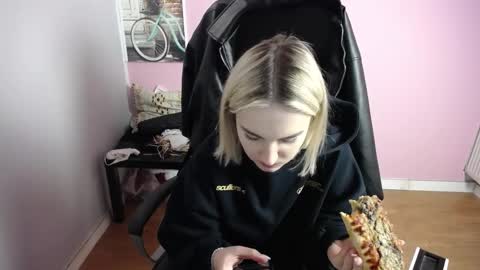 viktoria_lovely online show from March 26, 2026, 8:53 am