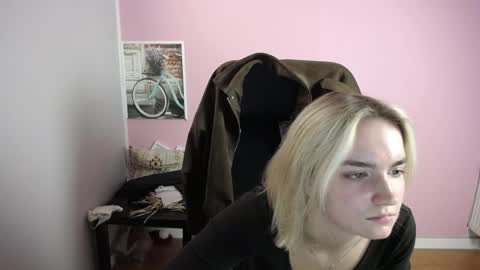 viktoria_lovely online show from April 15, 2026, 9:49 am