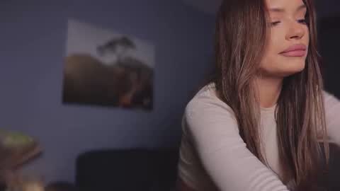 Viktoria www online show from December 5, 2025, 5:42 pm