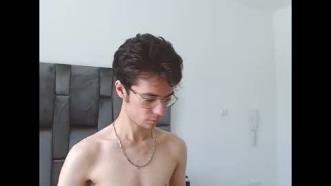 viktornoir online show from September 13, 2025, 3:45 pm