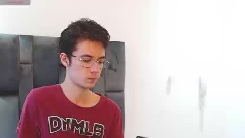 viktornoir online show from September 16, 2025, 9:49 pm