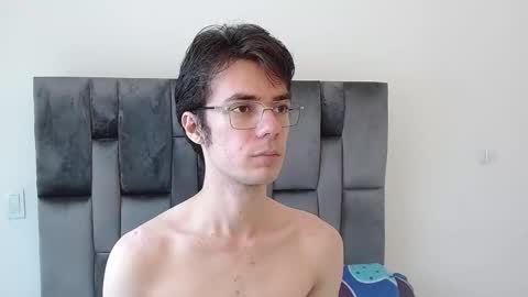 viktornoir online show from October 26, 2025, 6:03 pm