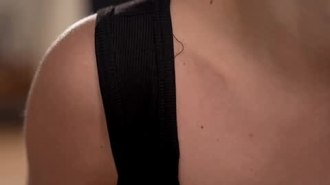 Lana online show from March 6, 2025, 5:22 pm