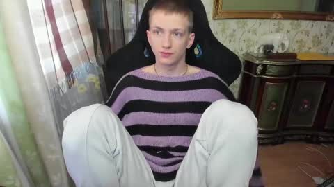 Dimoooooon online show from May 18, 2026, 3:18 pm