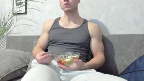 Vincent.  uncut 18cm online show from January 16, 2025, 4:50 pm
