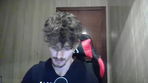 Snapshot of vincentprice69 chatting on January 7, 2025, 12:45 am vincentprice69 online show from January 7, 2025, 12:45 am