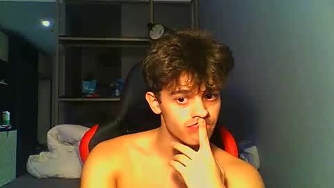 Snapshot of vincentprice69 chatting on October 15, 2025, 4:40 pm vincentprice69 online show from October 15, 2025, 4:40 pm