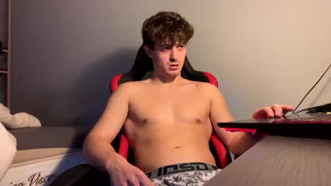 Snapshot of vincentprice69 chatting on November 15, 2025, 10:01 am vincentprice69 online show from November 15, 2025, 10:01 am