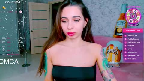 Vinkiepinkie online show from October 3, 2025, 3:42 pm