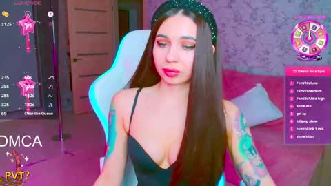 Snapshot of vinkiepinkie chatting on April 19, 2026, 5:23 pm Vinkiepinkie online show from April 19, 2026, 5:23 pm