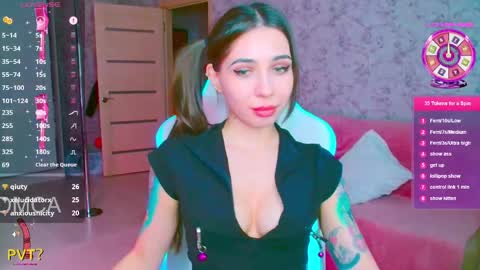 Snapshot of vinkiepinkie chatting on April 29, 2026, 5:30 pm Vinkiepinkie online show from April 29, 2026, 5:30 pm