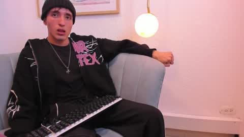 Snapshot of vinniematte chatting on February 8, 2025, 3:08 am vinniematte online show from February 8, 2025, 3:08 am