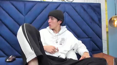 Snapshot of vinniematte chatting on March 5, 2025, 3:08 am vinniematte online show from March 5, 2025, 3:08 am