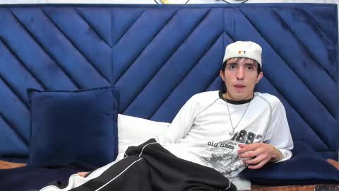 Snapshot of vinniematte chatting on March 7, 2025, 2:57 am vinniematte online show from March 7, 2025, 2:57 am