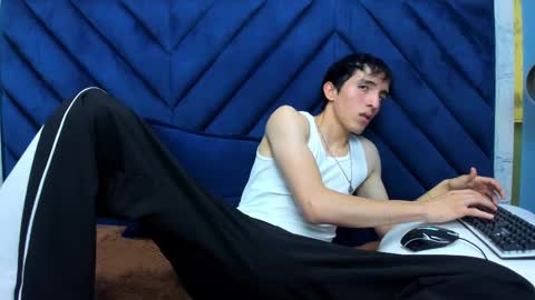 Snapshot of vinniematte chatting on March 12, 2025, 5:35 am vinniematte online show from March 12, 2025, 5:35 am