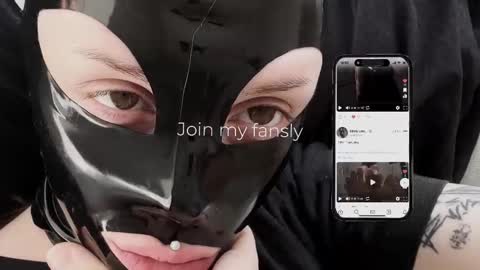 Diva Silvia online show from November 19, 2025, 4:18 pm