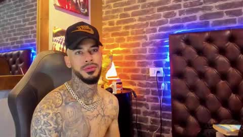 ---Vinzen--- online show from December 18, 2025, 9:43 pm