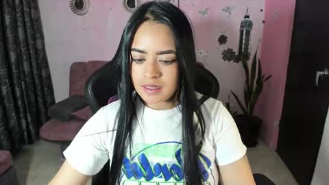 Daniela online show from September 18, 2025, 2:57 am