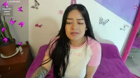 Snapshot of vio_let_ chatting on June 8, 2026, 1:28 am Daniela online show from June 8, 2026, 1:28 am