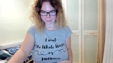 Snapshot of viodetta chatting on February 3, 2026, 6:57 pm viodetta online show from February 3, 2026, 6:57 pm