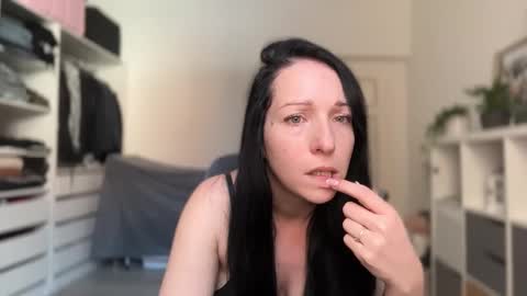 Vio online show from February 15, 2026, 10:58 am