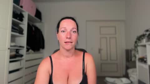 Snapshot of viola_beck chatting on August 2, 2026, 9:02 pm Vio online show from August 2, 2026, 9:02 pm