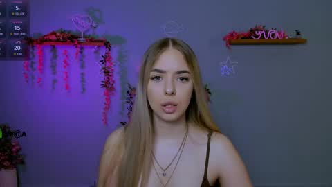viola_sweet_ online show from May 31, 2026, 8:43 am