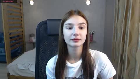 violaberry__ online show from September 27, 2025, 2:16 am