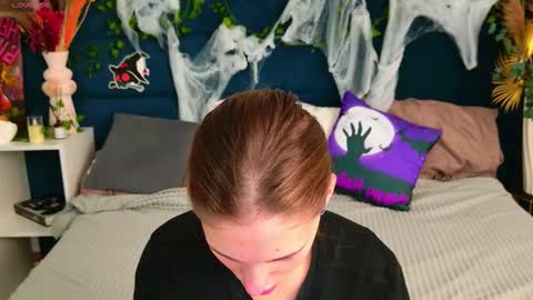 violaparkers online show from November 2, 2025, 5:10 am